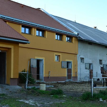فندق Penzion Eqilon Mělník المظهر الخارجي الصورة