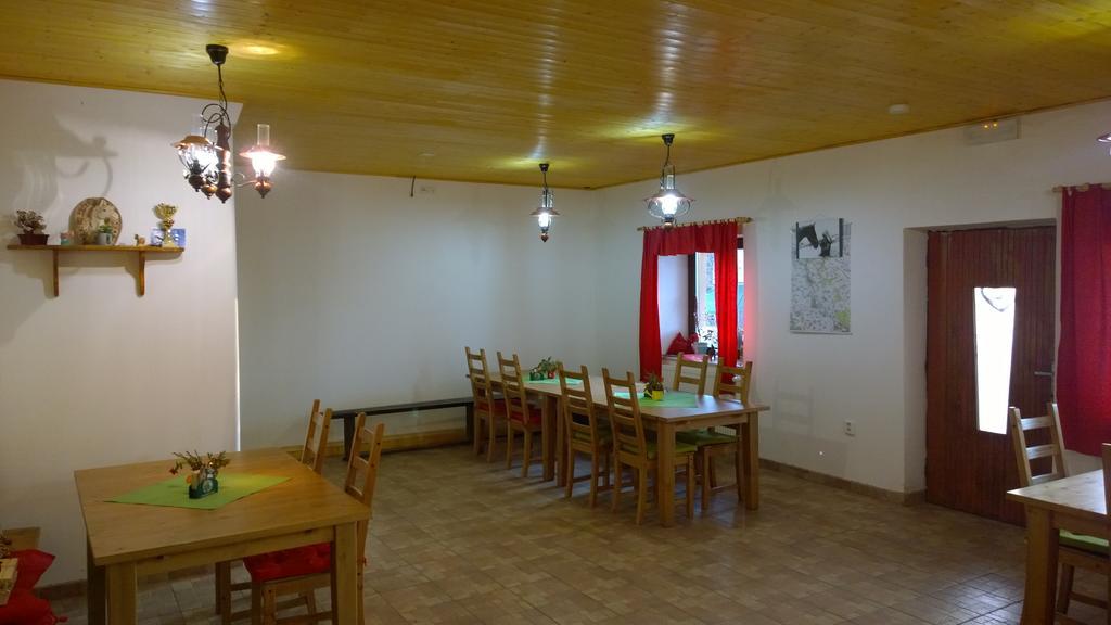 فندق Penzion Eqilon Mělník المظهر الخارجي الصورة
