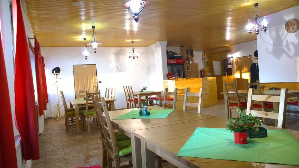 فندق Penzion Eqilon Mělník المظهر الخارجي الصورة